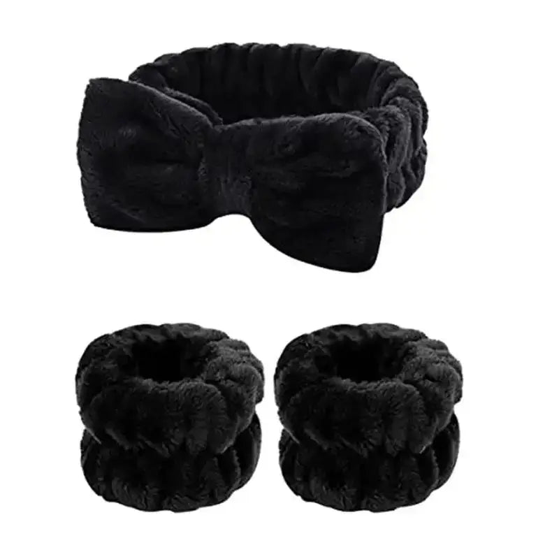 Plush Bow Hair & Wristband Set Upgrade Your Daily Skincare RoutineElevate your skincare regimen with the Cute Fleece Face Wash Set. Keep your hair back and face clear during your beauty routine with this adorable and functional set.Stay Stylish While You